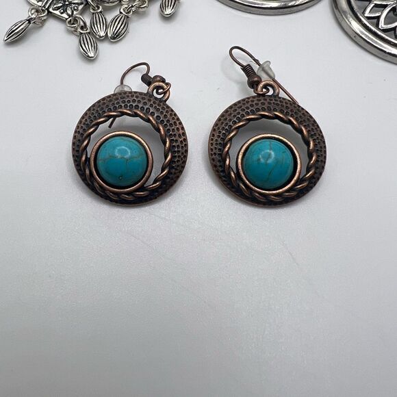 Set of 4 EUC Like New Paparazzi Statement Costume Earrings - Fashion Earrings - Picture 4 of 14